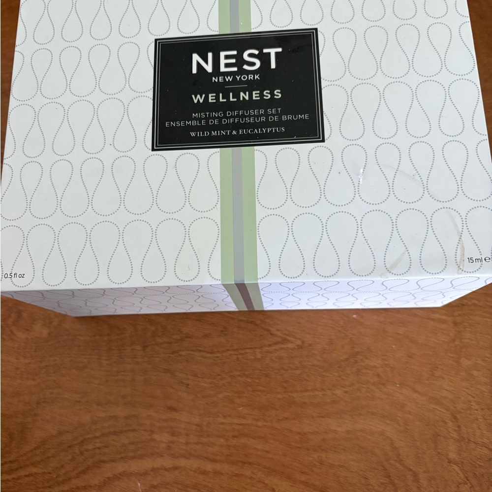 NEST Fragrances Wellness Diffuser Set - White and Green